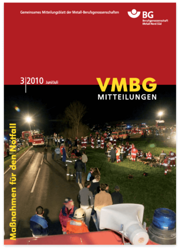 Titelseite eines BG-Mitteilungsblatts aus dem Jahr 2010 mit Einsatzkräften an einer nächtlichen Unfallstelle.